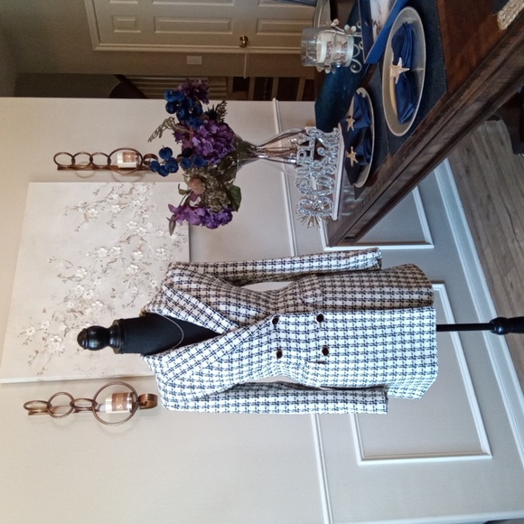 Zara Women's White And Black Double Breasted Tailored Coat. Size M - Picture 4 of 17